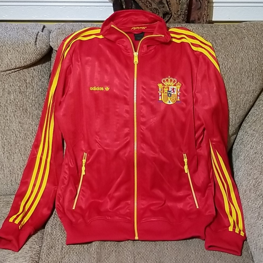 Vintage Adidas World Cup SPAIN Zipup Soccer Jacket & The Size is A Men's Medium